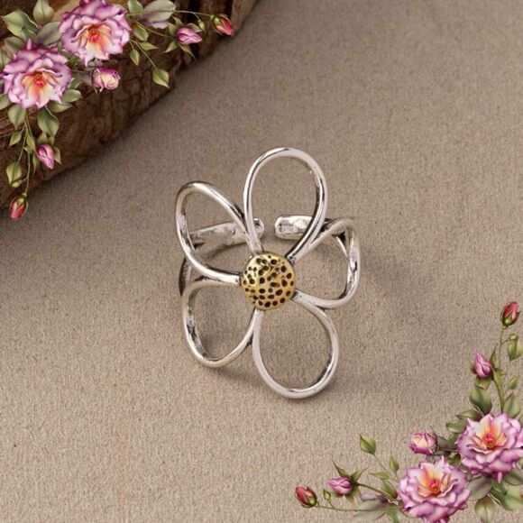 Jewelry - Vintage Bohemian Style Hollow Flower Open‎ Adjustable Size Ring